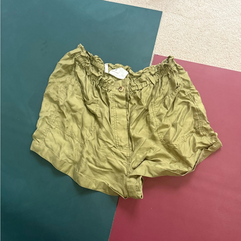Unsubscribed 100% Silk Khaki Green Shorts XL worn twice